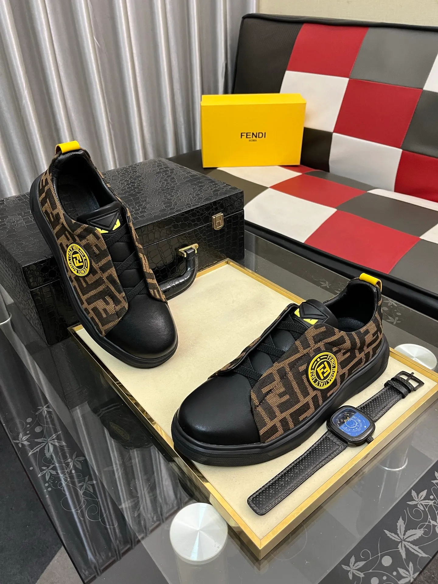 Men's shoes 💰400⌚️⌚️【FENDI】The latest high-end men's shoes in Hong Kong! Original quality. The upper is made of imported cowhide material and cowhide lining! Super comfortable on the foot, original wear-resistant outsole, luxurious, fashionable, casual and versatile! Size: 38-442️⃣Colors available